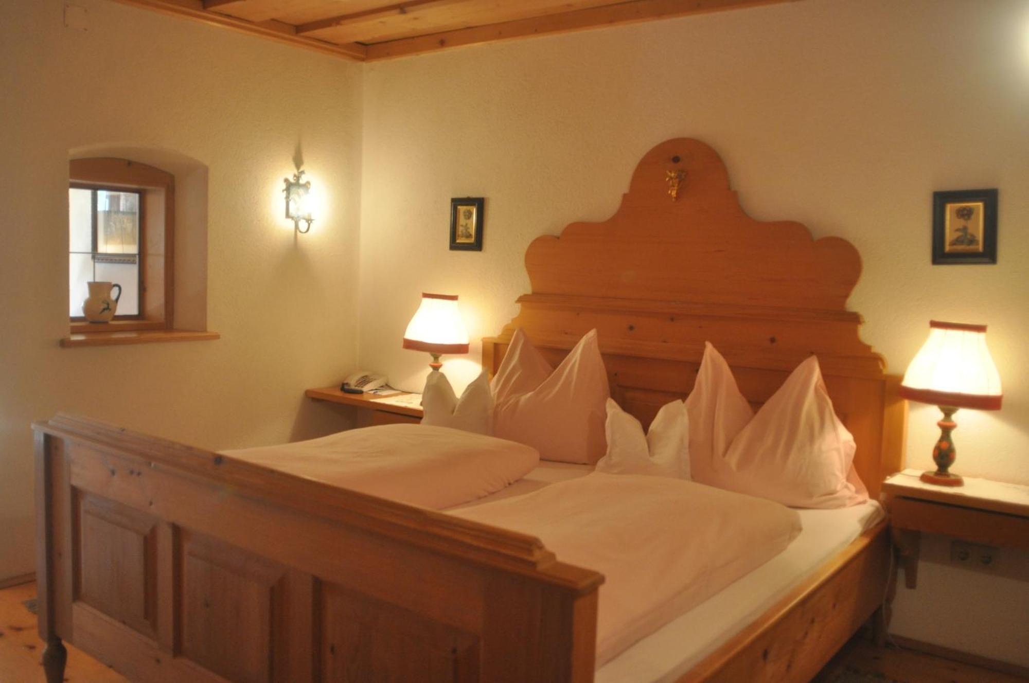 Romantikhotel Almtalhof Gruenau im Almtal Room photo