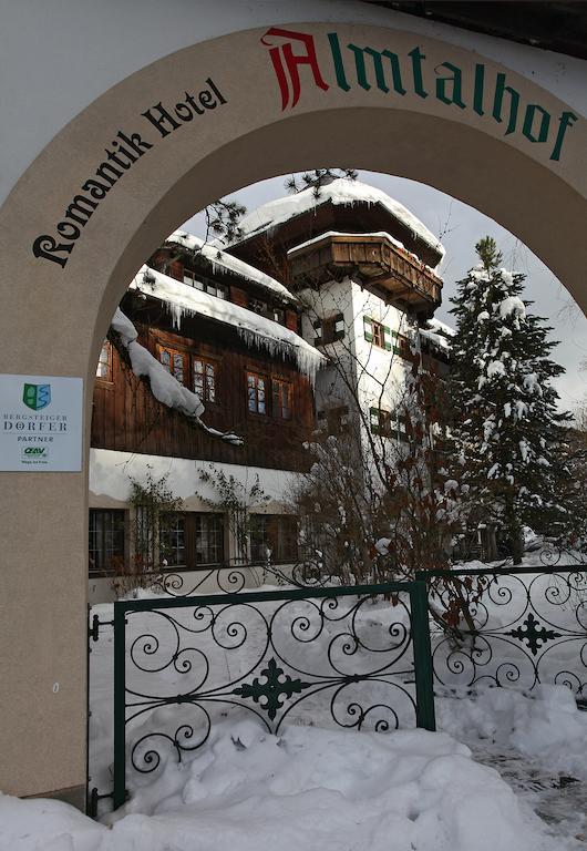 Romantikhotel Almtalhof Gruenau im Almtal Exterior photo